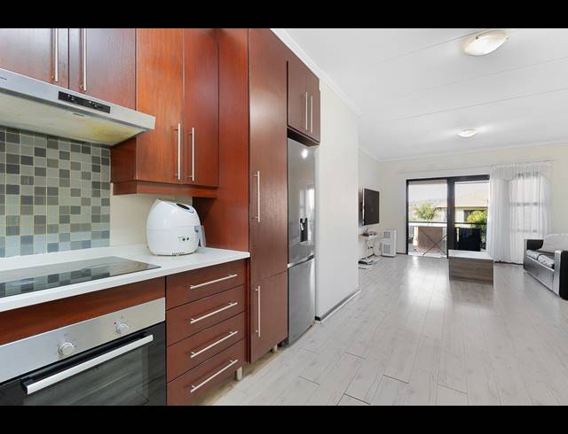 2 BEDROOM APARTMENT FOR SALE IN SUNNINGHILL